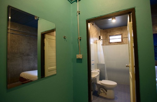 Khao Lak Hotel | Seabox Khaolak Hostel