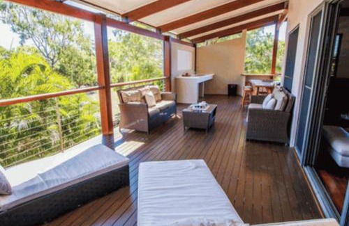 Agnes Water House | Seabreeze - 5 BR w Pool Table - Beachfront