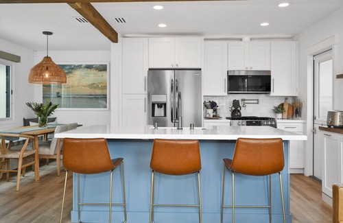 Old Towne House | SeaBreeze Bungalow 2 blocks from beach & steps to Main St.