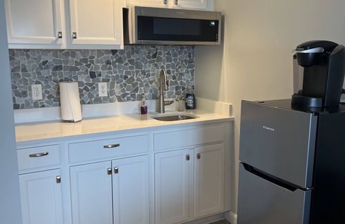 Seabrook Apartment | Seabrook Studio I - Walk to the beach!