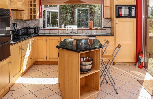 Ballymoney Cottage | SEAFIELD, pet friendly, with open fire in Ballymoney, County Wexford