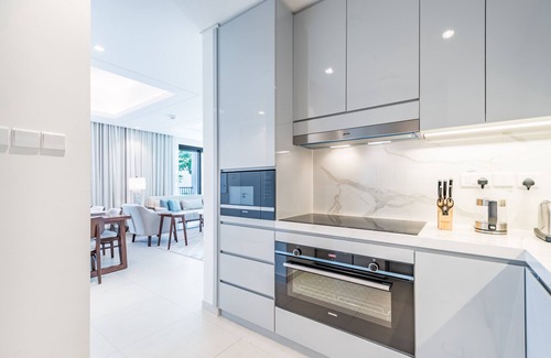 Sharm Apartment | Seafront 4BR Apartment with Assistant Room in The Address Fujairah Residences Block B, Fujairah