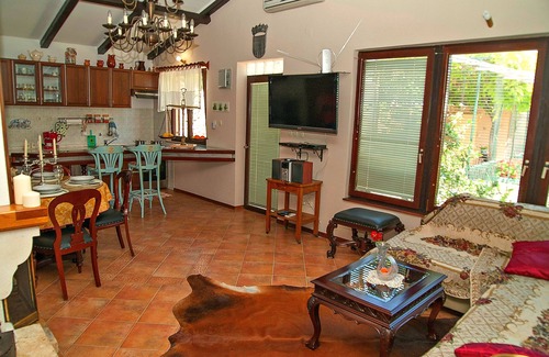 Znjan House | Seafront house with pool in Split,100m to the beach