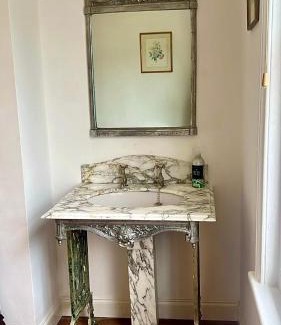 Eastbourne City Centre Villa | Seafront Luxury Super King Suites Villa parking