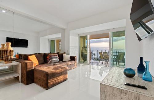 Marina Vallarta House | SeaFront Residence - Puerto Vallarta