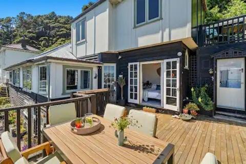 Lower Hutt House | Seaglass Cottage