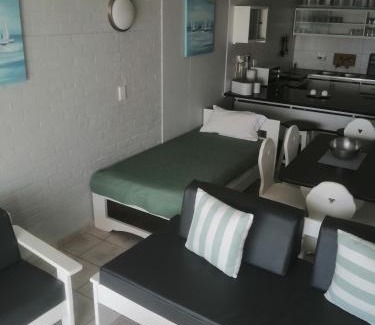 Margate Beach Apartment | Seagull 512