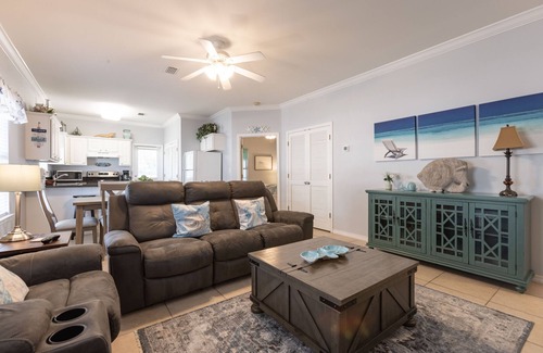 Orange Beach Cottage | Seahorse- Central Location In OB Close TO Wharf! NOW FIDO FRIENDLY!