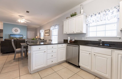 Orange Beach Cottage | Seahorse- Central Location In OB Close TO Wharf! NOW FIDO FRIENDLY!