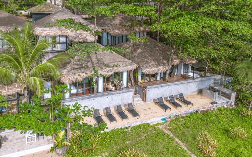 Sa Khu Resort | Sealord Naithon Beachfront Villa