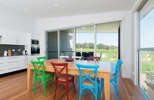 Anna Bay House | Seas the Day 41A