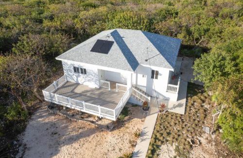 Rainbow Bay House | Seas The Day - Brand New Villa withOcean View, Walk to Rainbow Bea home