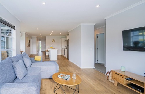 Cooks Beach Cottage | Seascape - Cooks Beach Holiday Home