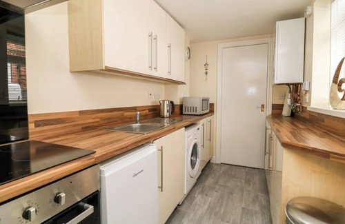 Hornsea Cottage | SEASHELLS, pet friendly, with a garden in Hornsea