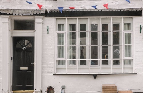 Hornsea Cottage | SEASHELLS, pet friendly, with a garden in Hornsea