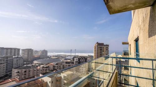 Povoa De Varzim Apartment | Seaside 3BR Flat in Póvoa by LovelyStay