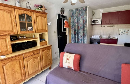 Plage d'Argeles Apartment | Seaside Apartment with Pool, 100m from Beach – Sleeps 4, Pet Friendly, Parking Included