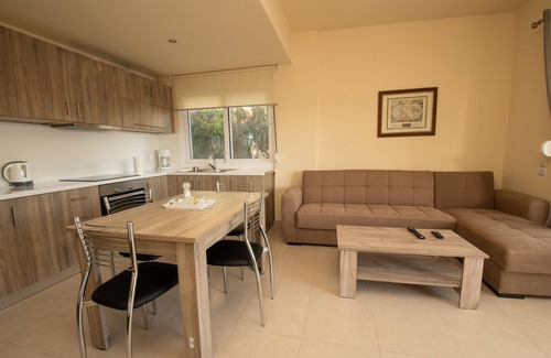 Faistos Apartment | Seaside Apartments-George