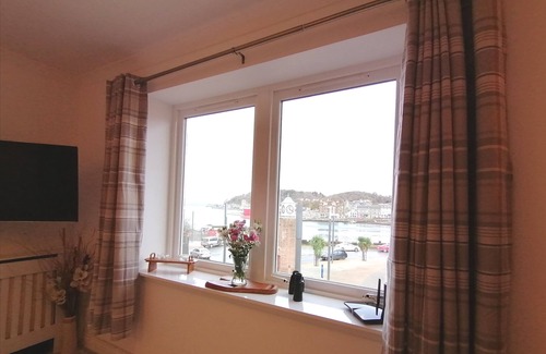 Oban Cottage | Seaside Apartment - sleeps 4 guests in 2 bedrooms