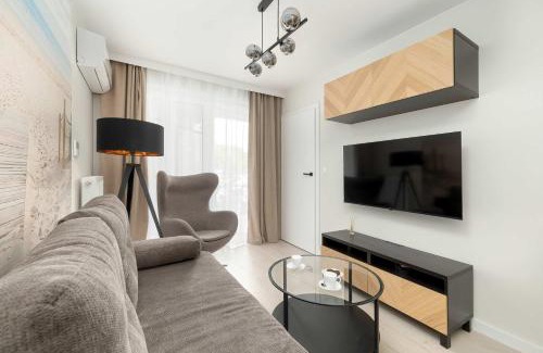 Niechorze Apartment | Seaside Apartment with Parking, Air Conditioning and Elevator Close to the Beach by Noclegi Renters