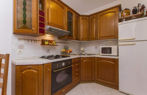 Ripenda Verbanci House | Seaside Bliss: Unwind in Your Exclusive Summer Rental Paradise