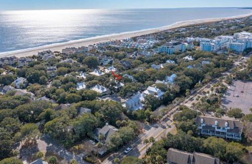 Isle of Palms House | Seaside Cottage 81 - Pristine Grand Pavilion Home Pool Pass