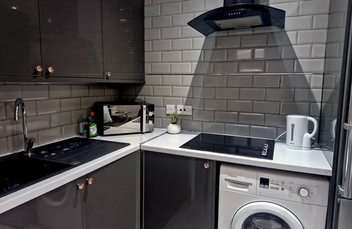 Cleethorpes Apartment | Seaside Escape - Sleeps 4 - Pets Ok - Free Parking