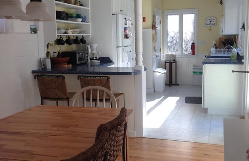 Campground Landing House | Seaside Garden: 2 min walk to the Bay, peaceful, private, bird haven.