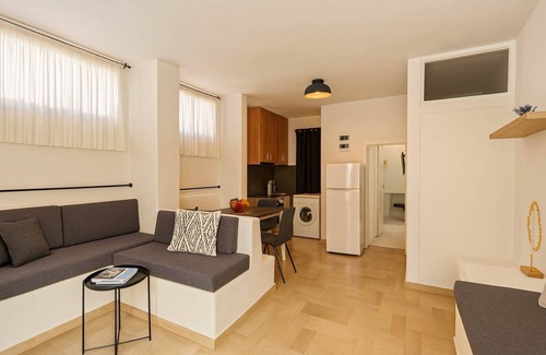 Kokkini Chani House | Seaside Gem near Heraklion, Villa Maro III Getaway