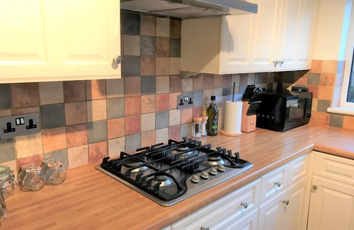 Worthing Apartment | Seaside House with Parking in Central Worthing
