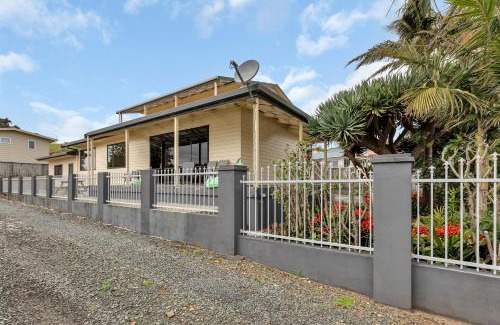 Cable Bay House | Seaside on Stratford - Cable Bay Holiday Home