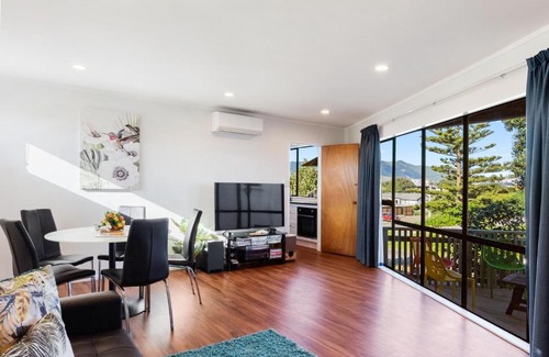 Te Horo Beach House | Seaside Sensation - Te Horo Beach Holiday Home