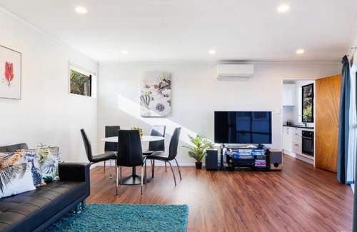 Te Horo Beach House | Seaside Sensation - Te Horo Beach Holiday Home