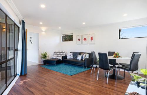 Te Horo Beach House | Seaside Sensation - Te Horo Beach Holiday Home