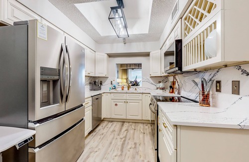 Palm Coast Condo | Seaside Serenity: Beachfront Haven in Palm Coast with resort amenities