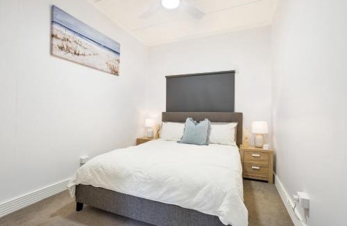 Machans Beach House | Seaside Serenity Modern Cottage with Spa
