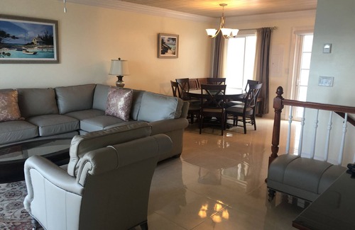 Gambier Apartment | Seaside Shores Condominium II