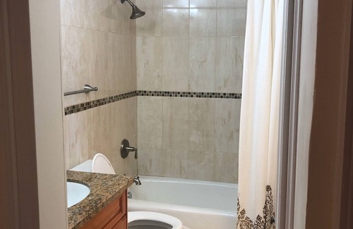 Gambier Apartment | Seaside Shores Condominium II