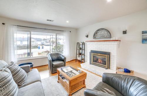 Seaside House | Seaside Vacation Rental with Patio Near Monterey Bay