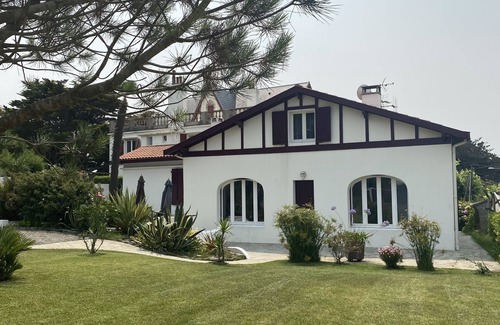 Bidart House | Seaside villa with swimming pool - Parlementia