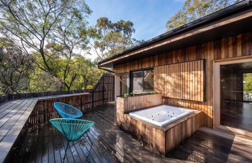 Somers House | Seasom with pool and spa in beautiful Somers