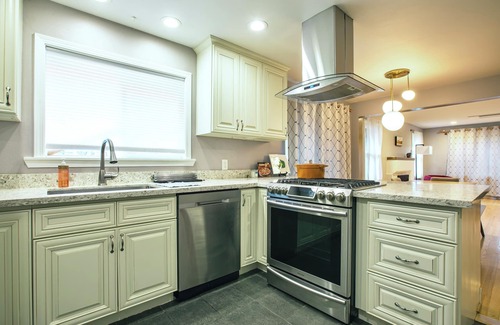 North Beacon Hill House | Seattle Bungalow by the Park — 4 Bedroom Home for the Whole Family