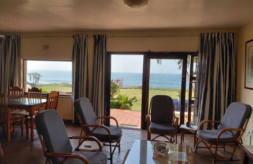 Port Edward Apartment | Seaverge Chalets 8