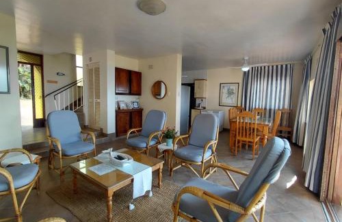 Port Edward Apartment | Seaverge Chalets 8