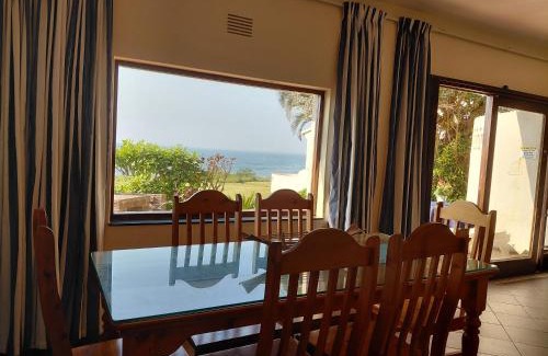 Port Edward Apartment | Seaverge Chalets 8