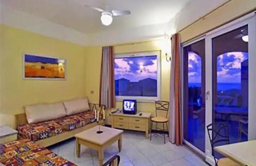 Canneddi Apartment | Seaview Cottage Walk to Beach Sunset Terrace