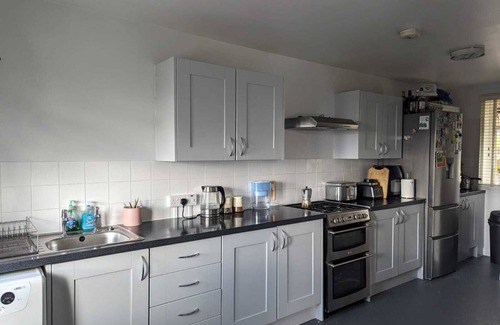 Woodingdean House | Seaview/Downs National park & free parking