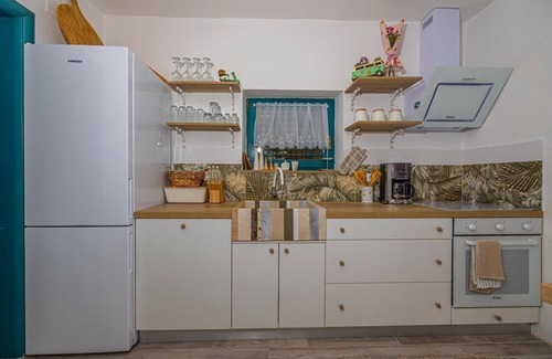 Jadranovo Villa | Seaview home with bubble bath