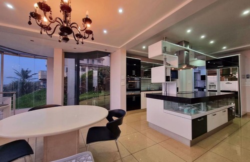 Tinley Manor House | Seaview House