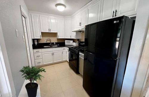 Bay Ho House | SeaWorld Retreat: 4BR House/Jacuzzi/BBQ